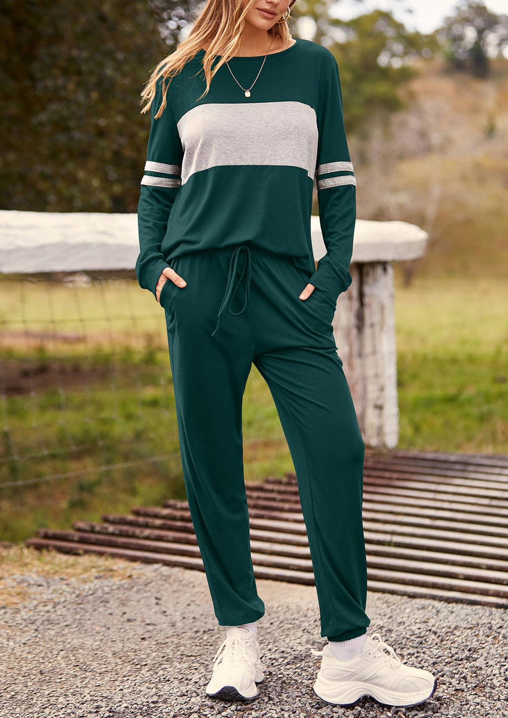 Women's Color Block 2 Piece Spring Tracksuit Crewneck Long Sleeve Tops Long Sweatpants Outfits Lounge Sets