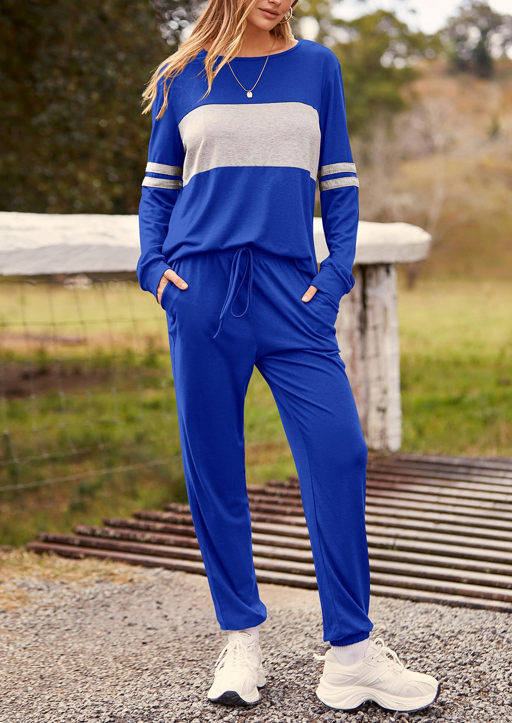 Women's Color Block 2 Piece Spring Tracksuit Crewneck Long Sleeve Tops Long Sweatpants Outfits Lounge Sets