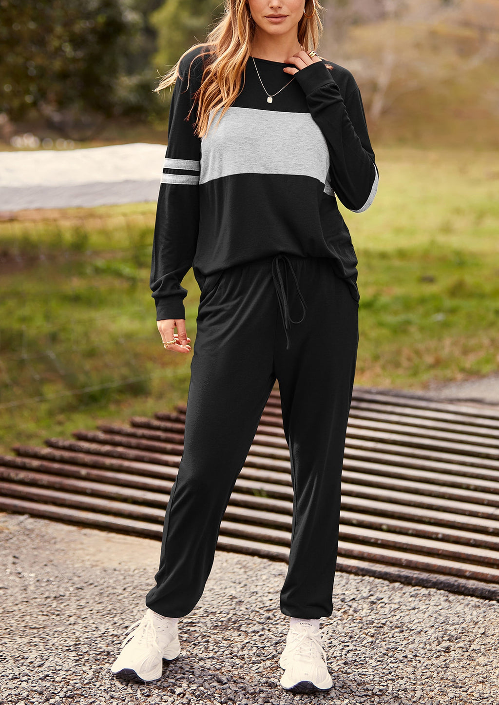 Women's Color Block 2 Piece Spring Tracksuit Crewneck Long Sleeve Tops Long Sweatpants Outfits Lounge Sets