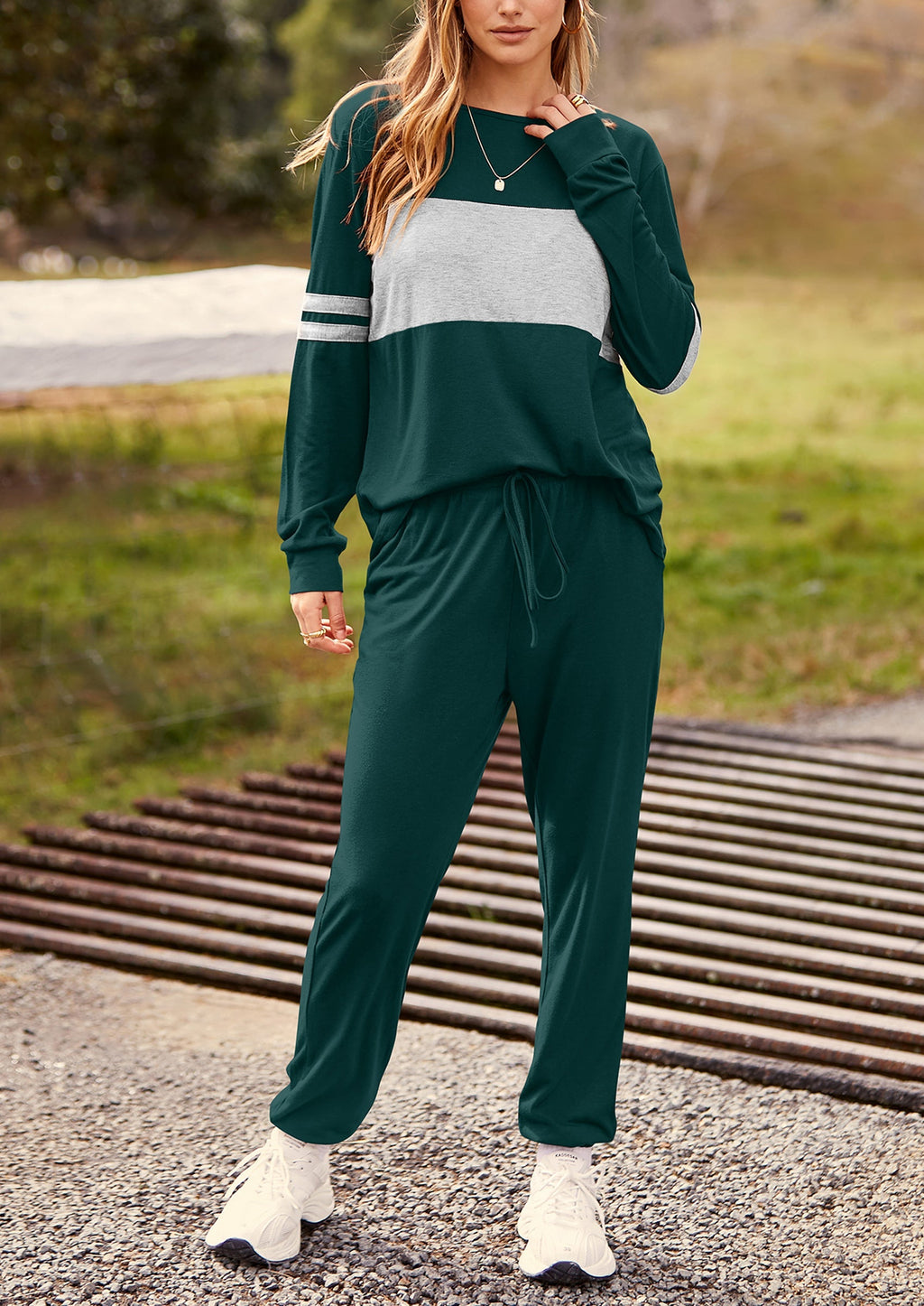 Women's Color Block 2 Piece Spring Tracksuit Crewneck Long Sleeve Tops Long Sweatpants Outfits Lounge Sets