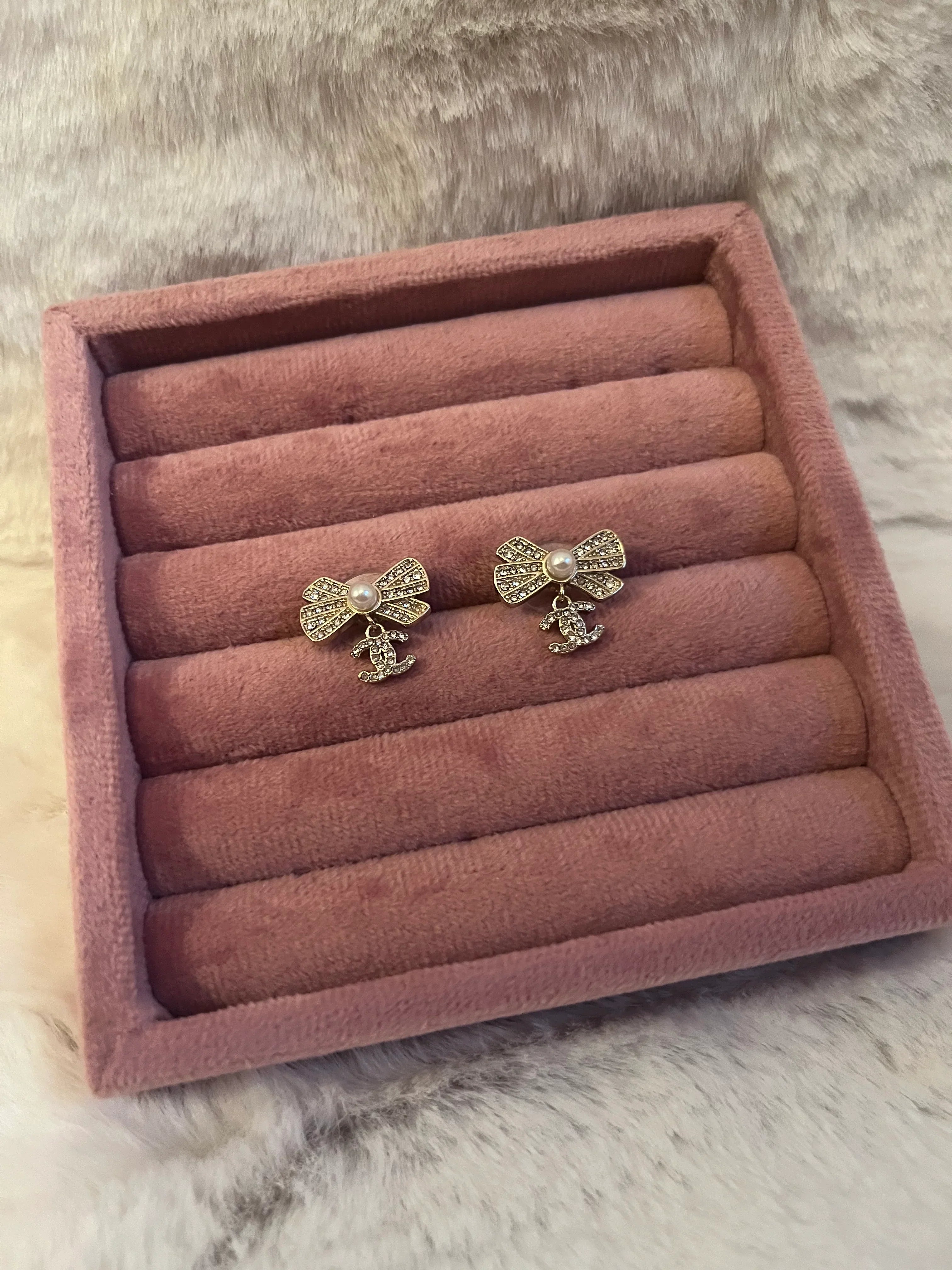 Siff Bow Earrings