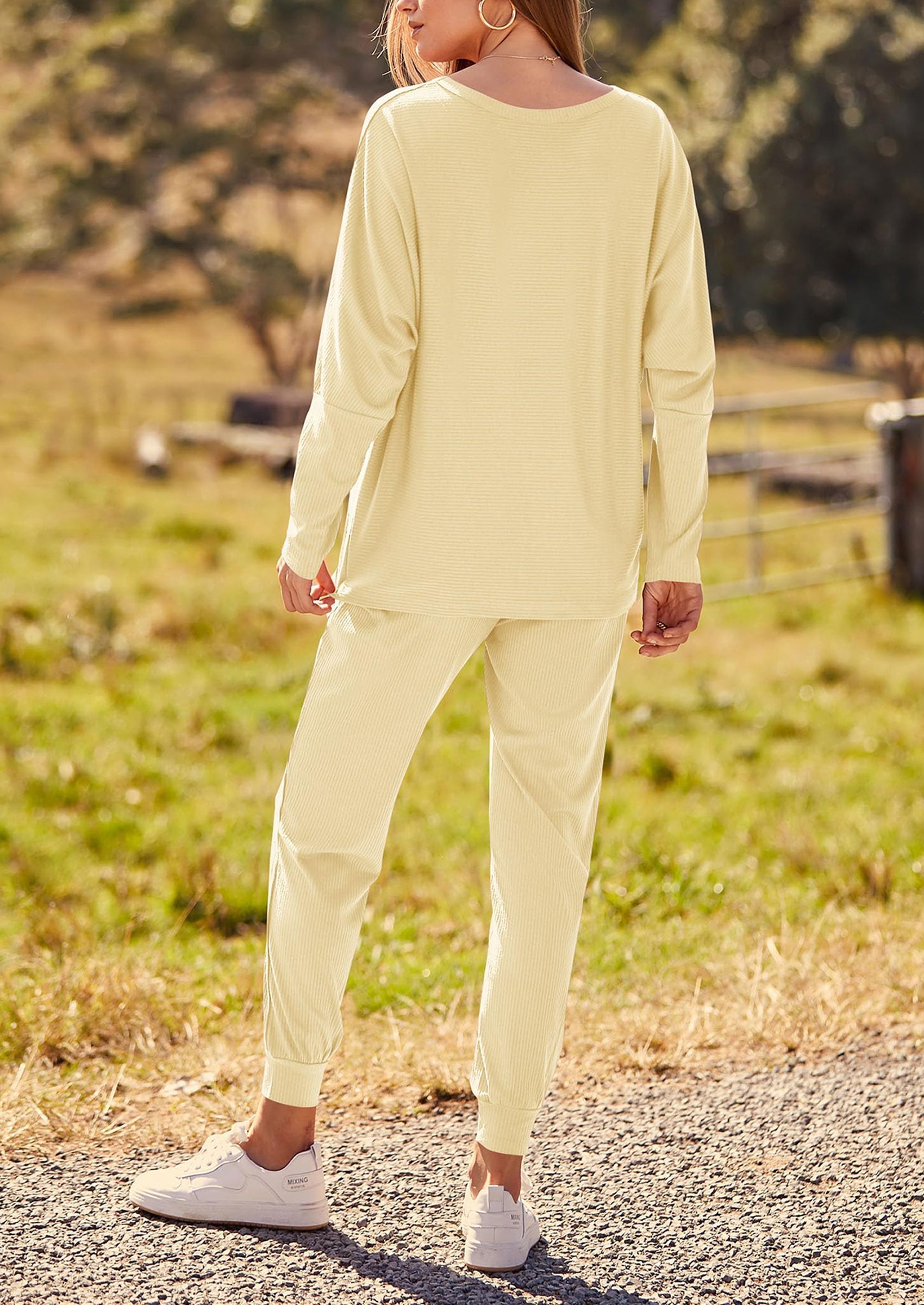 Women's Fall 2 Piece Lounge Set Long Sleeve Tops Ribbed Pants Spring Matching Sweatsuit Travel Outfits Clothes